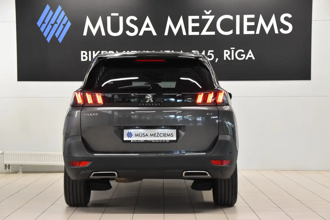 PEUGEOT 5008