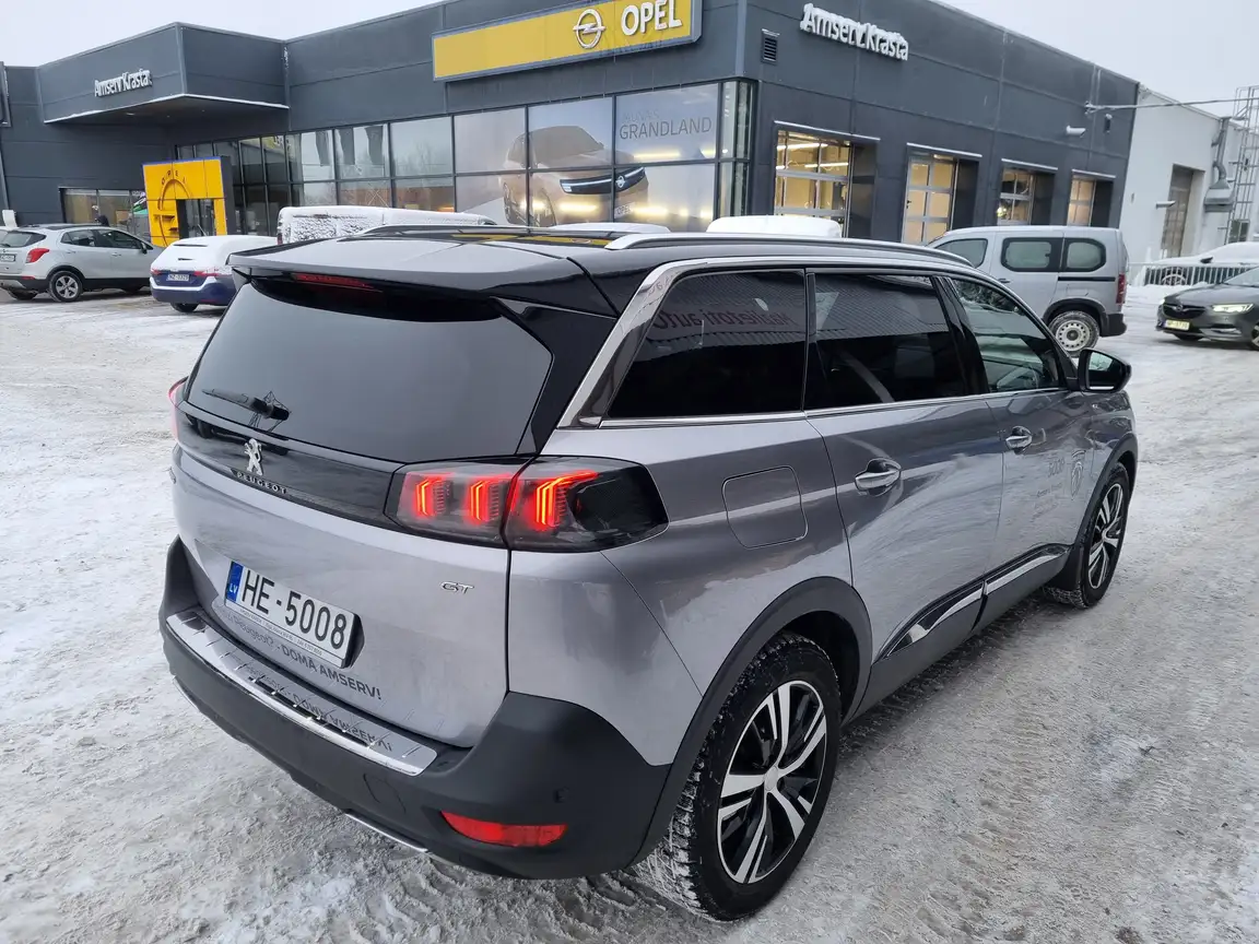 PEUGEOT 5008