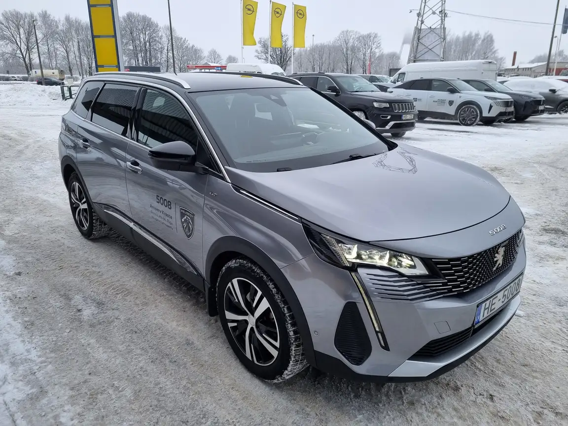 PEUGEOT 5008