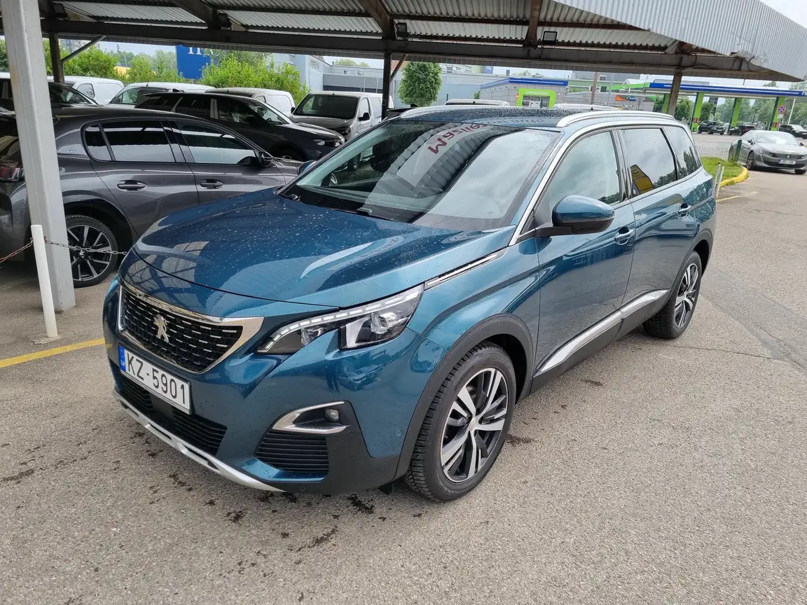 PEUGEOT 5008