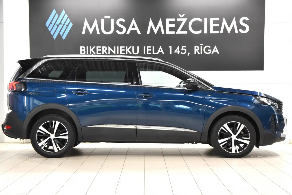PEUGEOT 5008