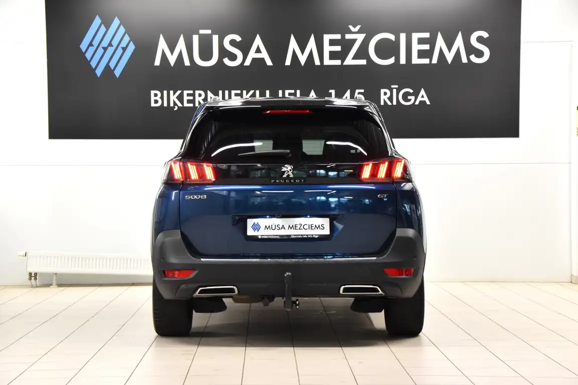 PEUGEOT 5008