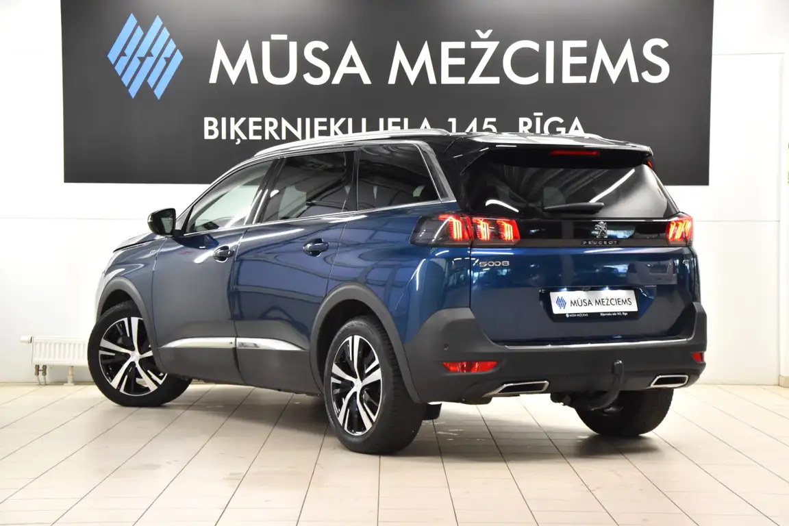 PEUGEOT 5008