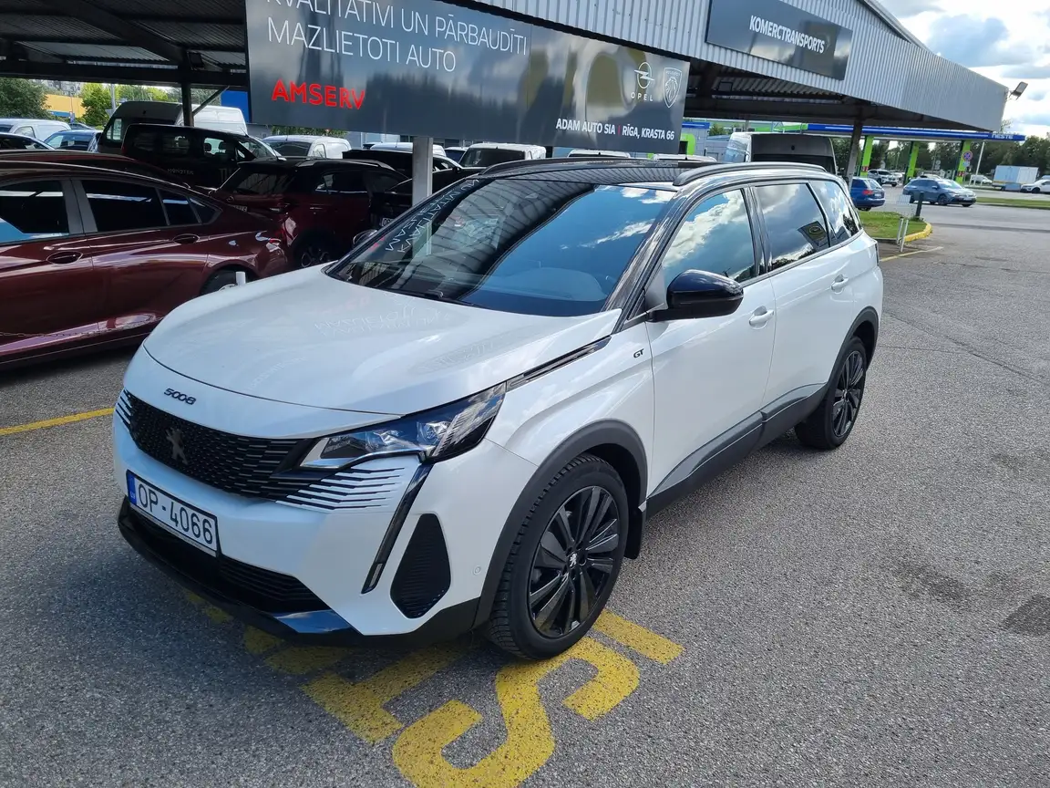 PEUGEOT 5008
