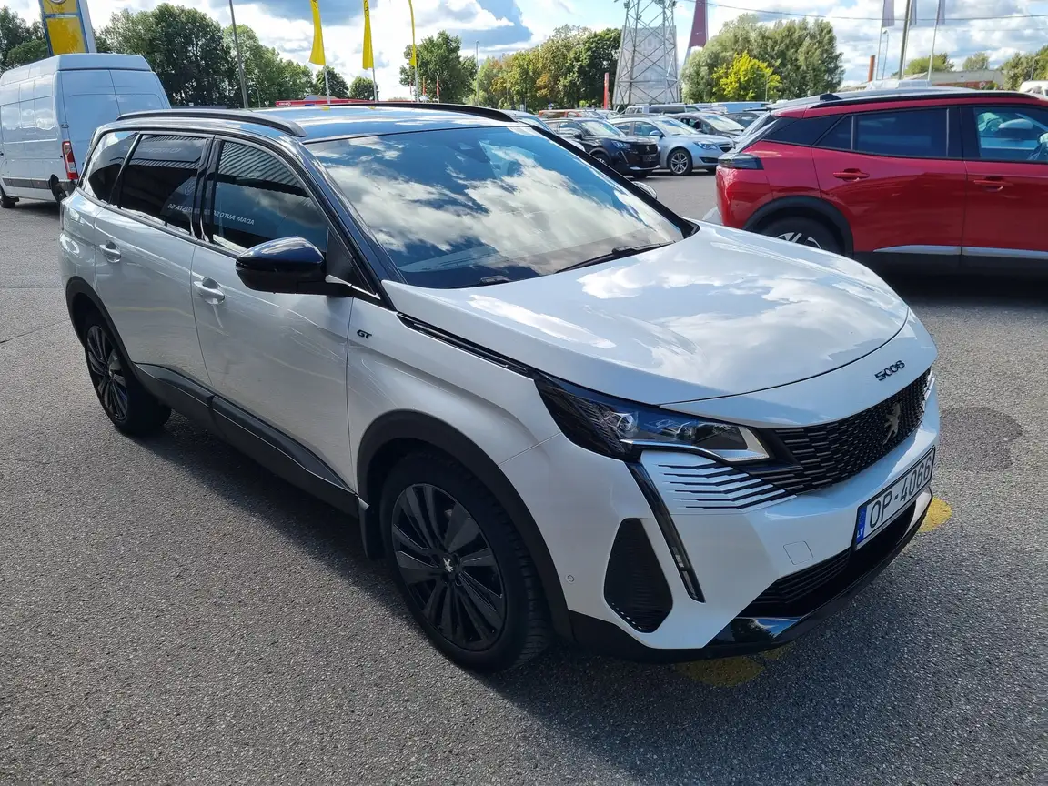 PEUGEOT 5008