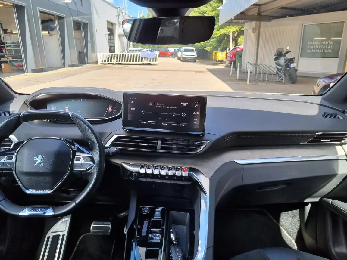 PEUGEOT 5008