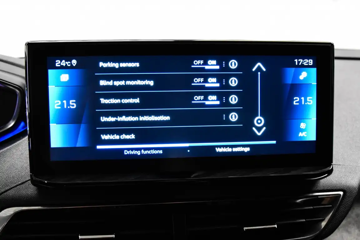 PEUGEOT 5008