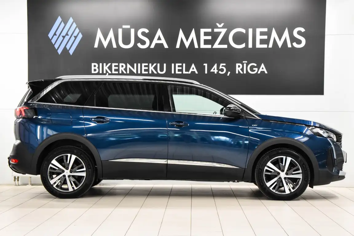PEUGEOT 5008