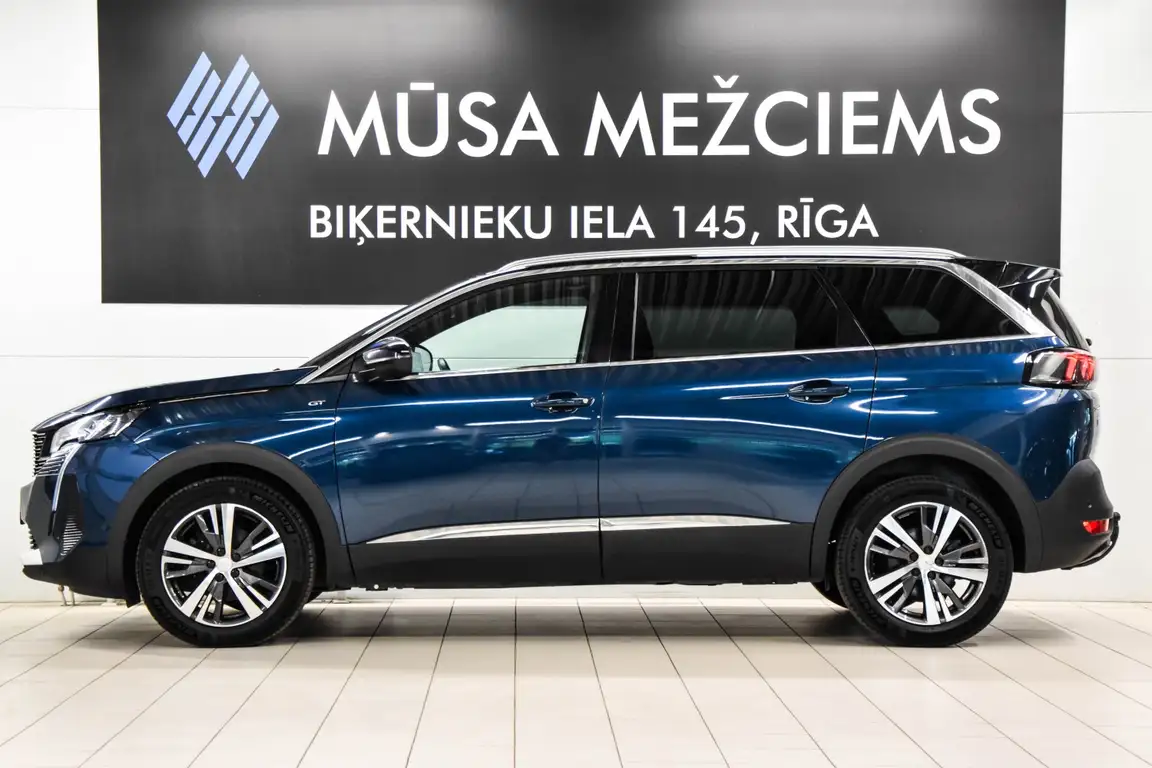 PEUGEOT 5008