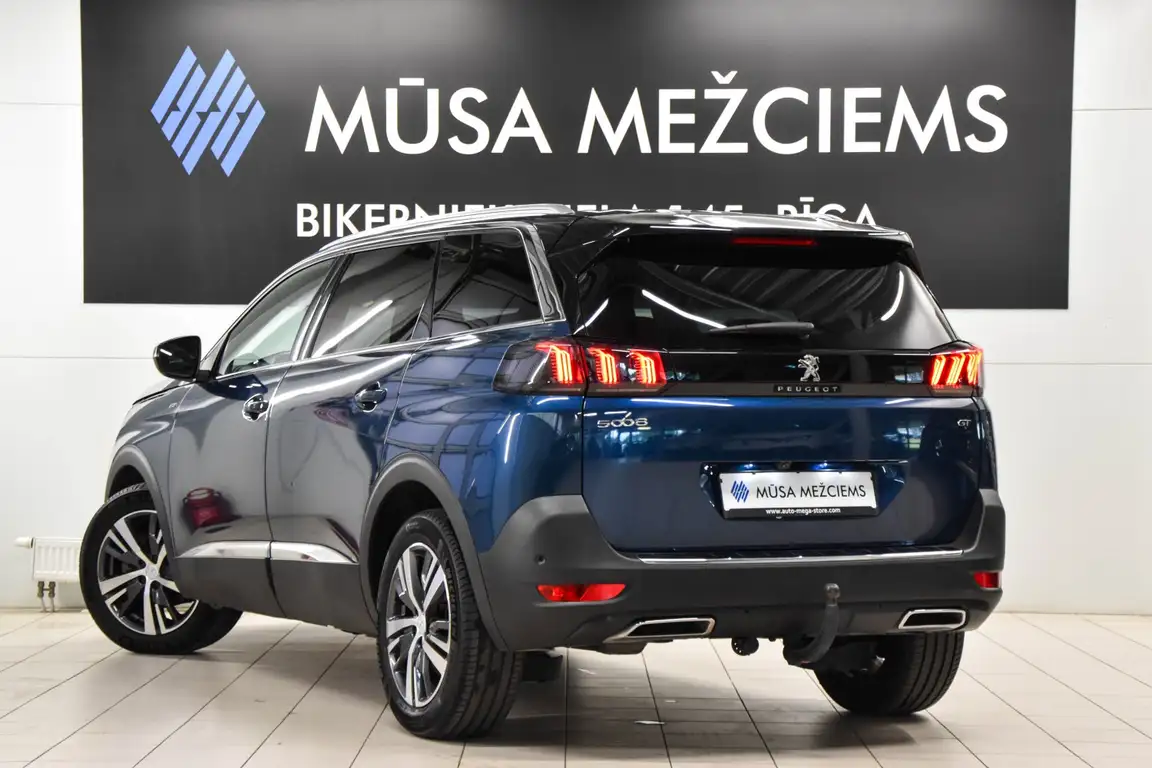 PEUGEOT 5008