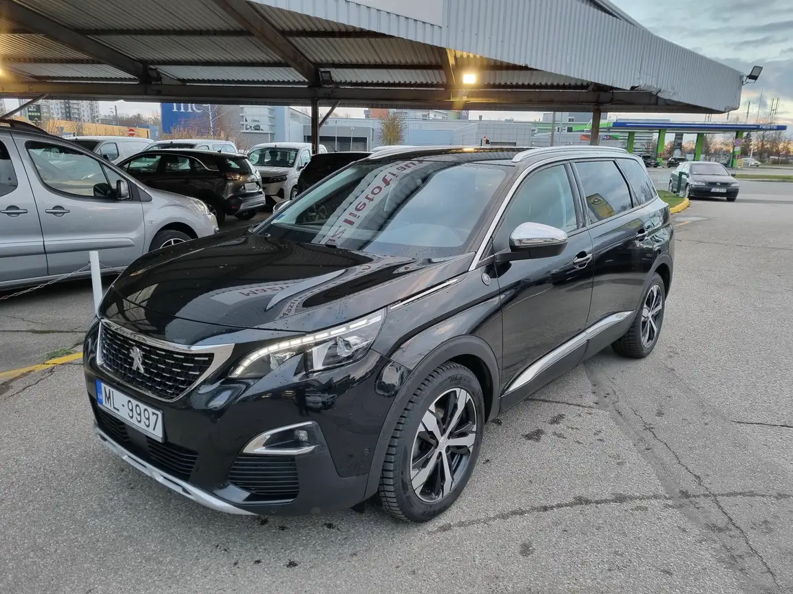 PEUGEOT 5008