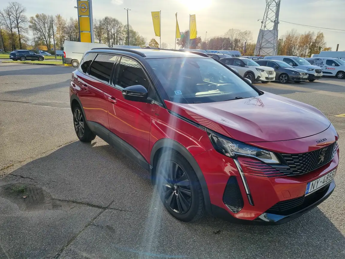 PEUGEOT 5008