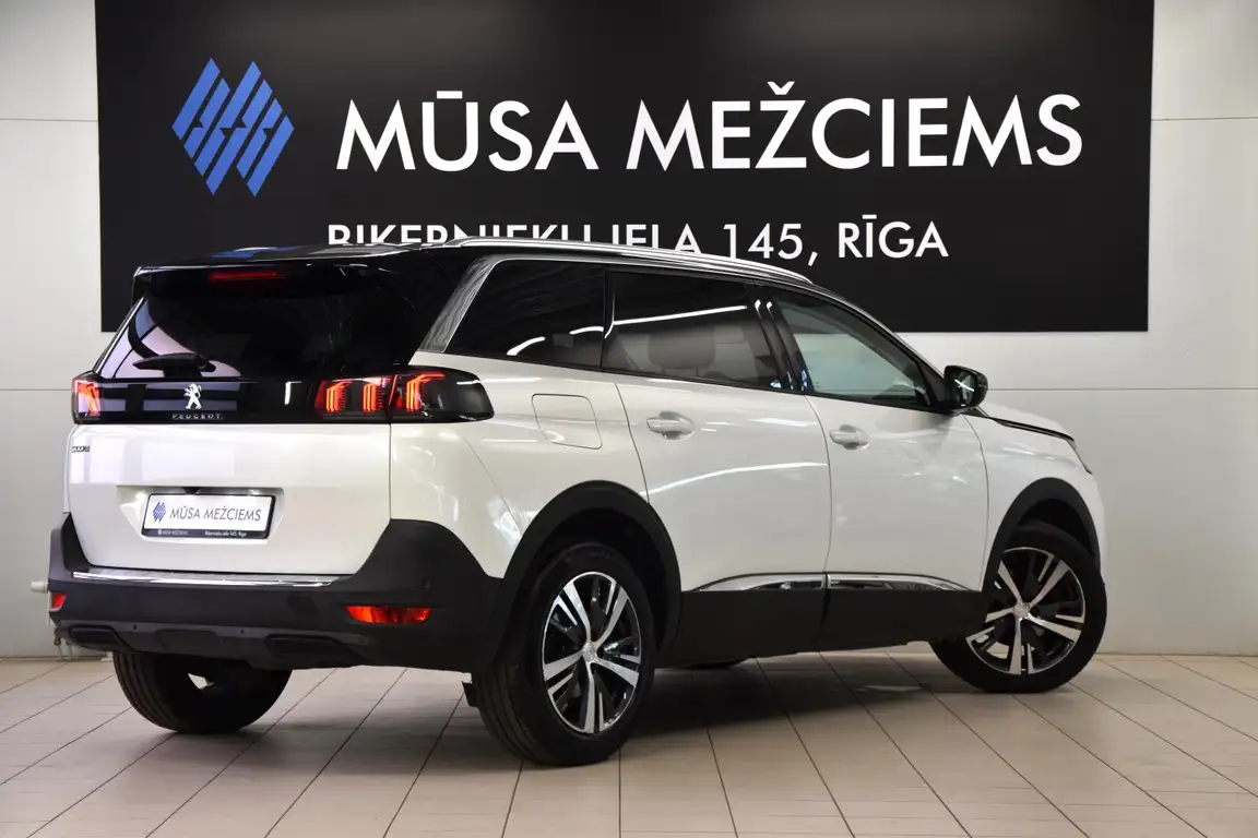PEUGEOT 5008