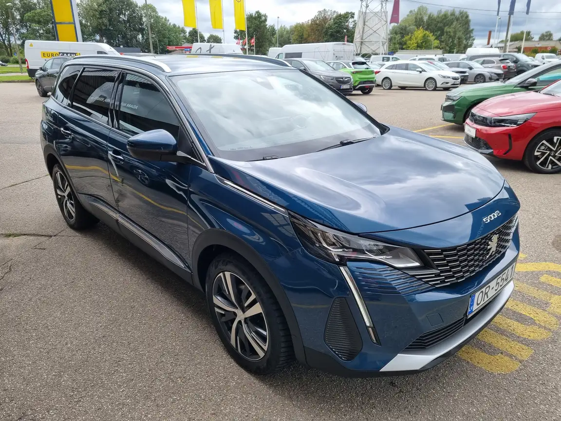 PEUGEOT 5008