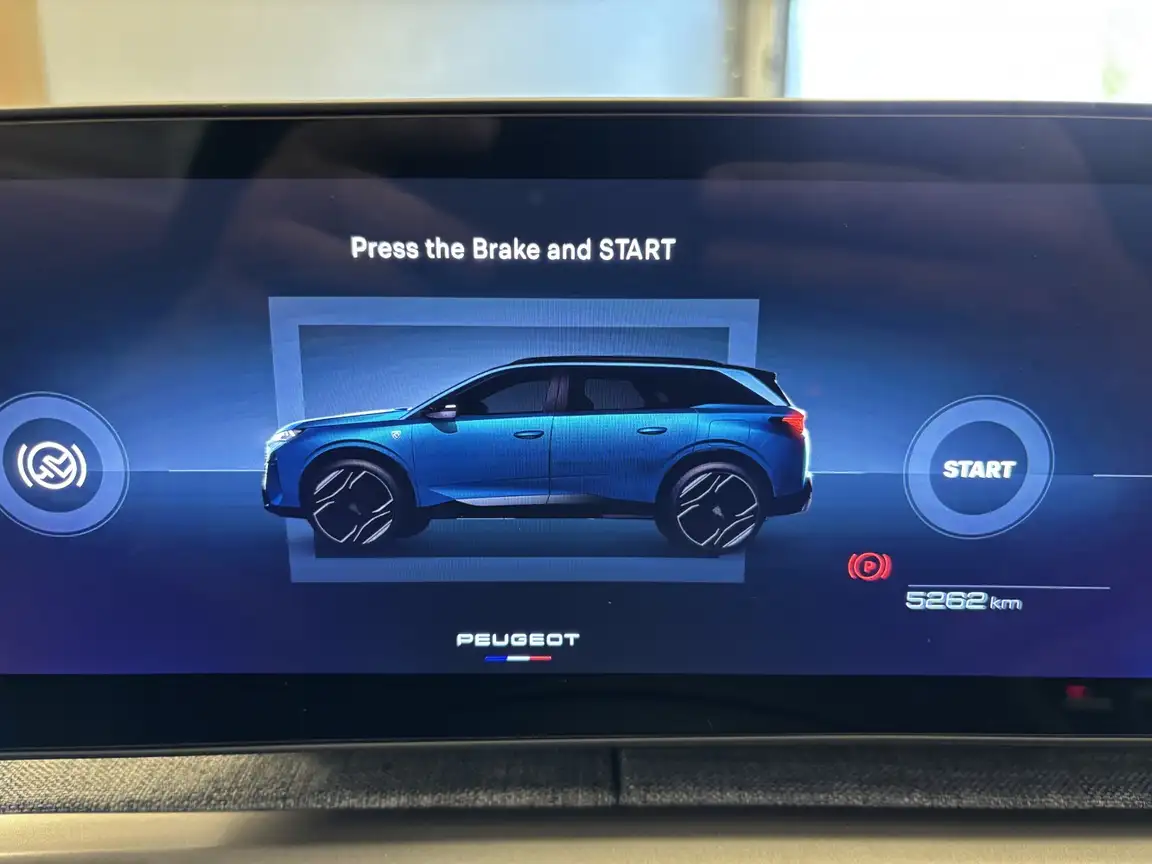 PEUGEOT 5008