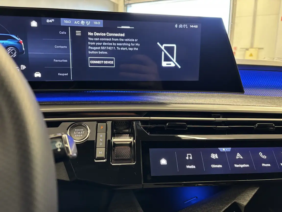 PEUGEOT 5008