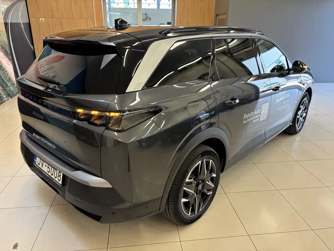 PEUGEOT 5008
