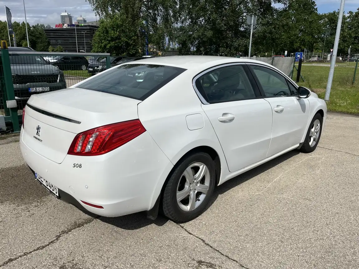 PEUGEOT 508