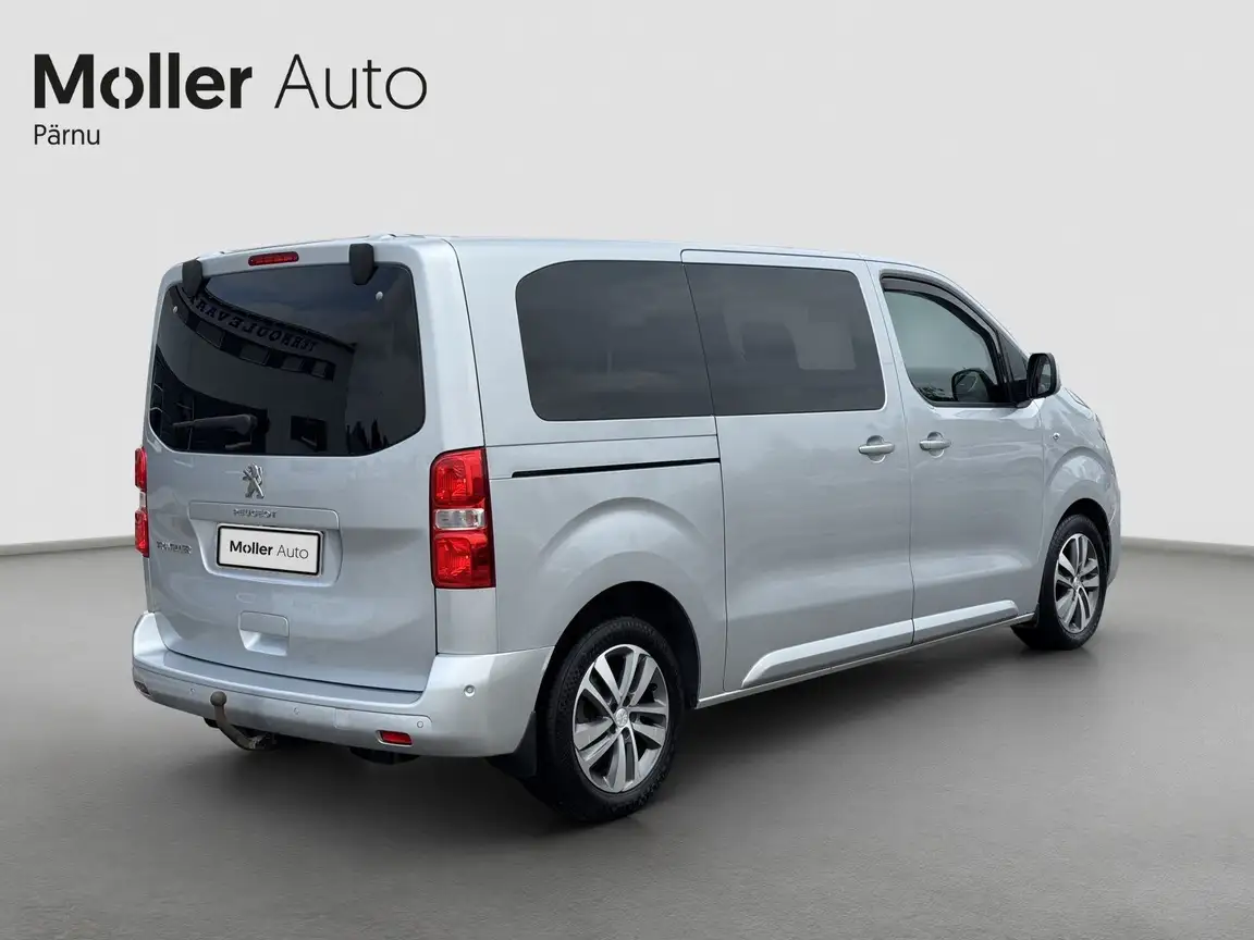 PEUGEOT TRAVELLER