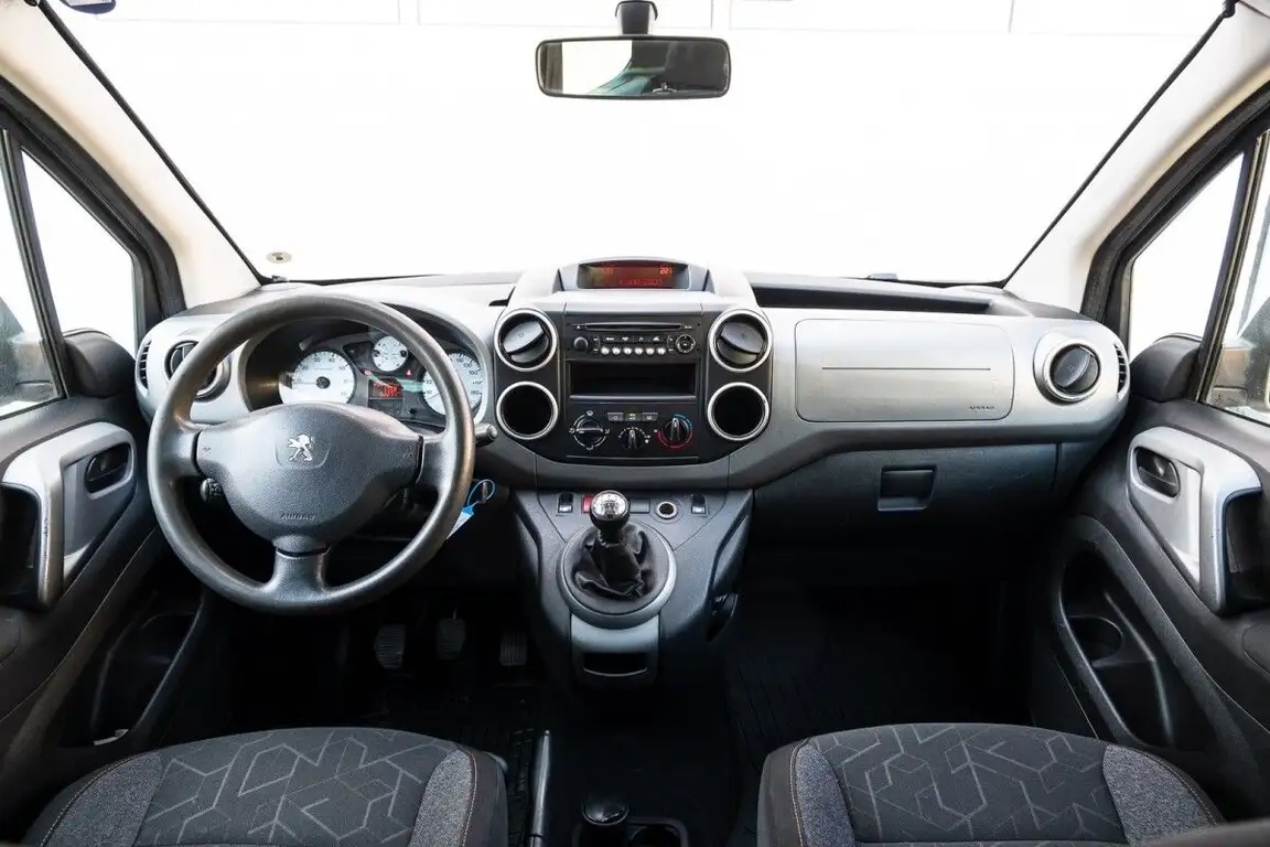 PEUGEOT PARTNER