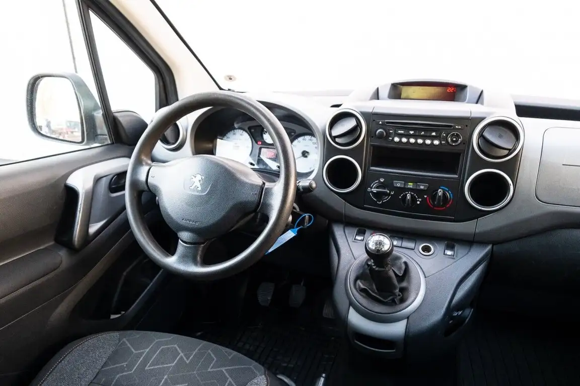 PEUGEOT PARTNER