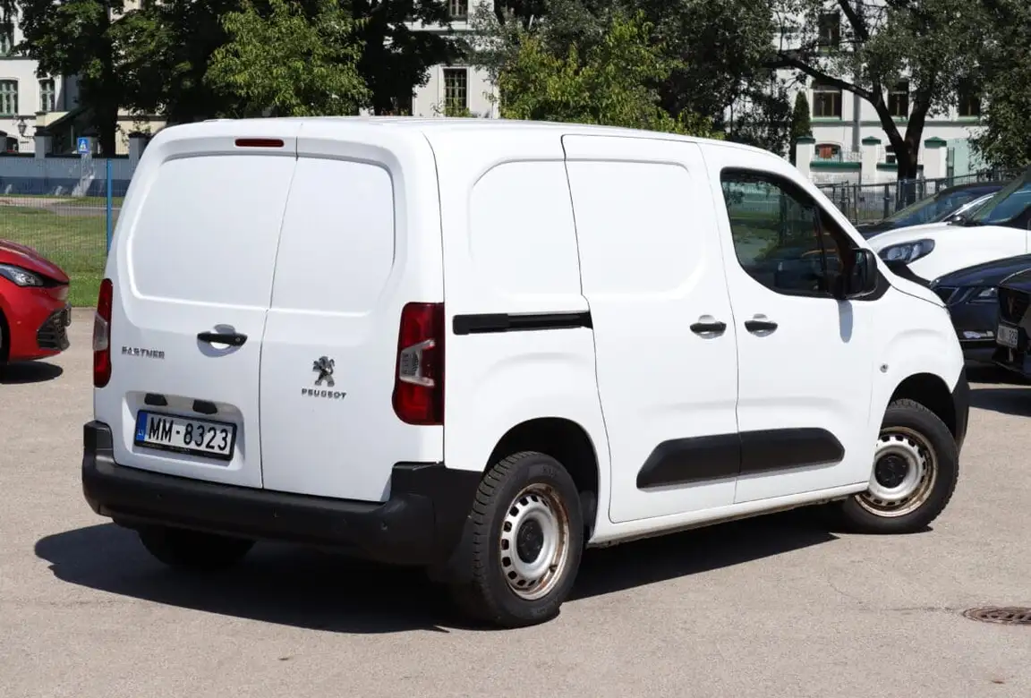 PEUGEOT PARTNER