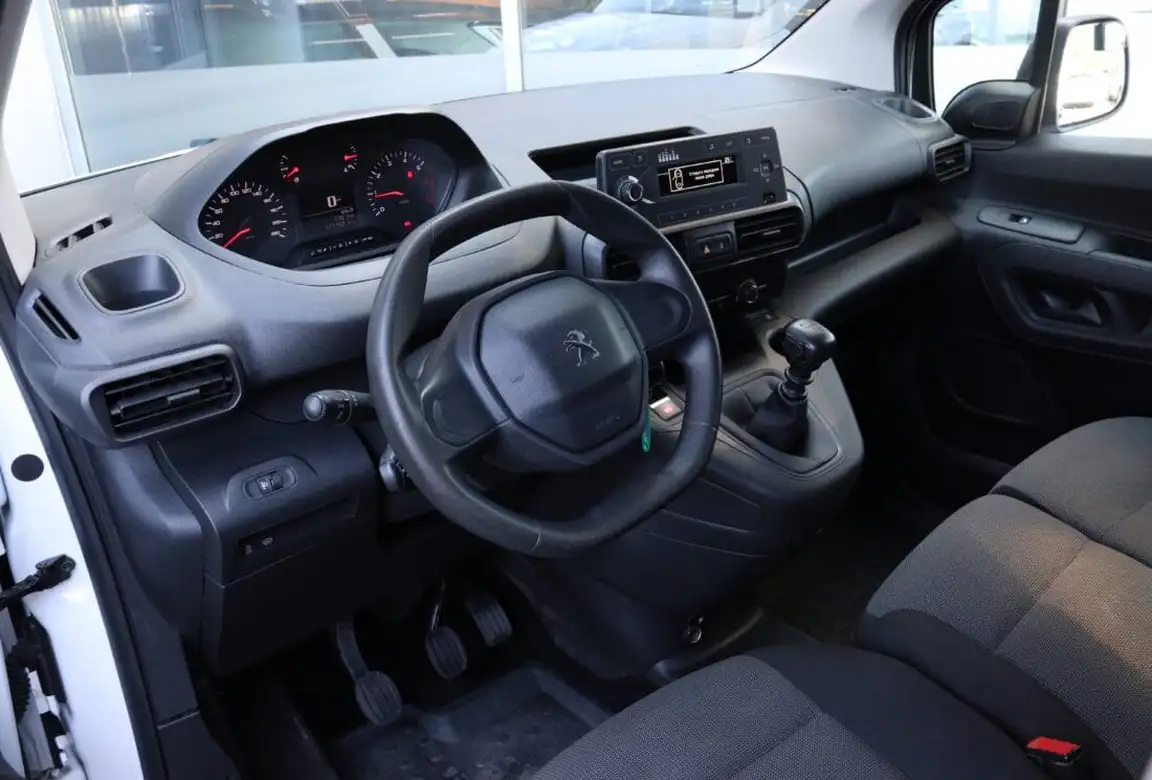 PEUGEOT PARTNER