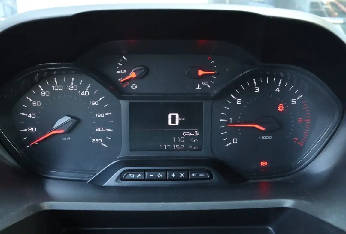 PEUGEOT PARTNER