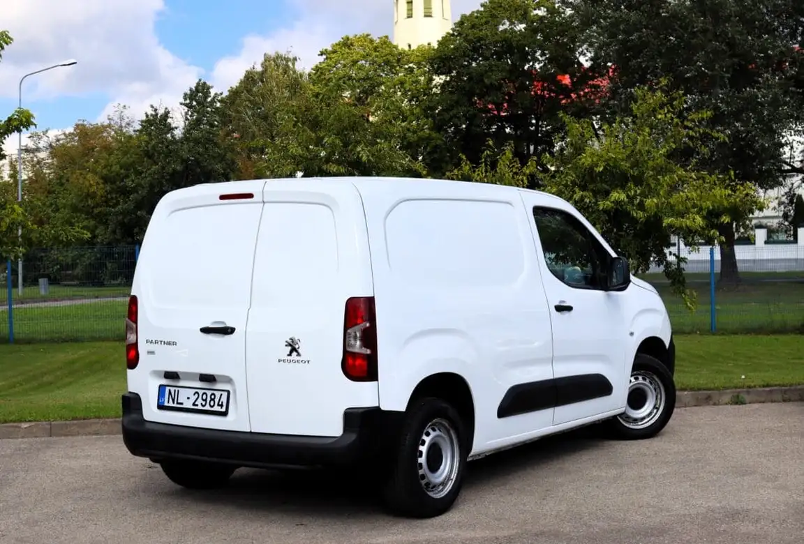 PEUGEOT PARTNER