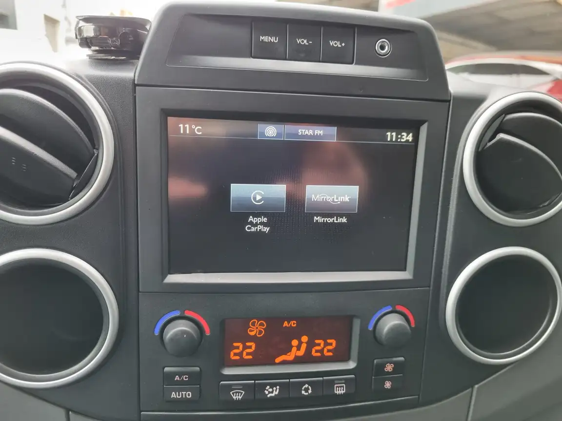 PEUGEOT PARTNER