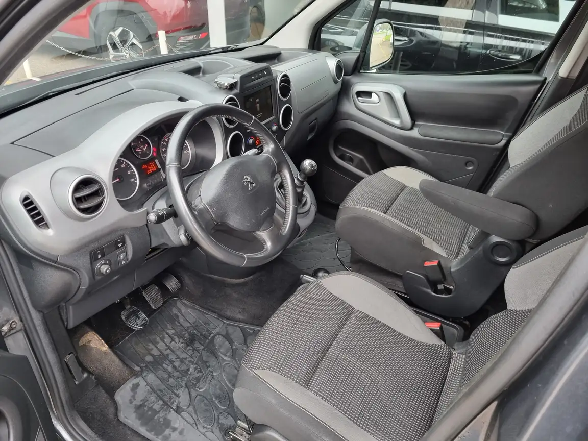 PEUGEOT PARTNER
