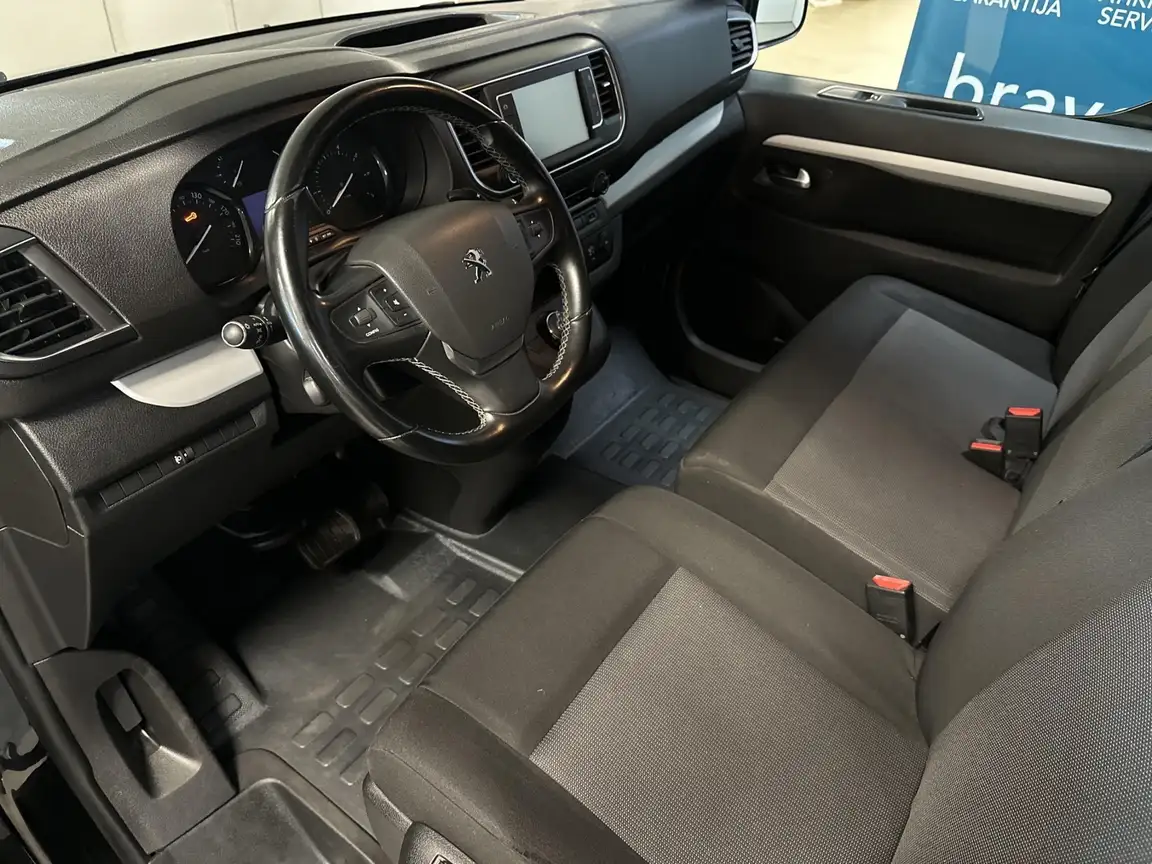 PEUGEOT TRAVELLER