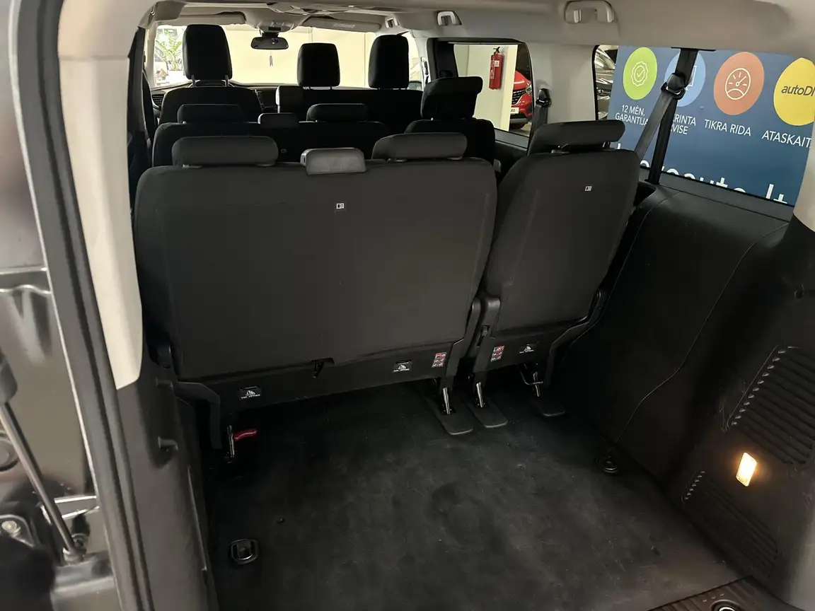PEUGEOT TRAVELLER