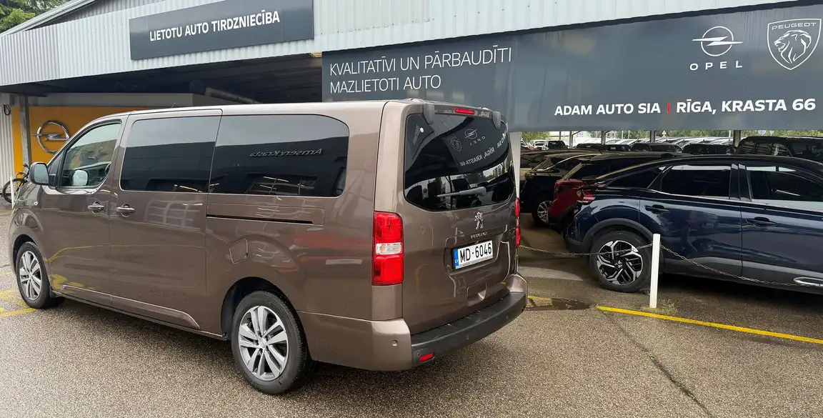 PEUGEOT TRAVELLER