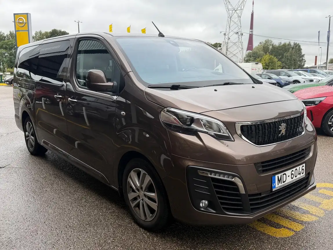 PEUGEOT TRAVELLER