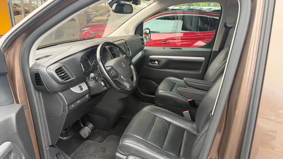 PEUGEOT TRAVELLER