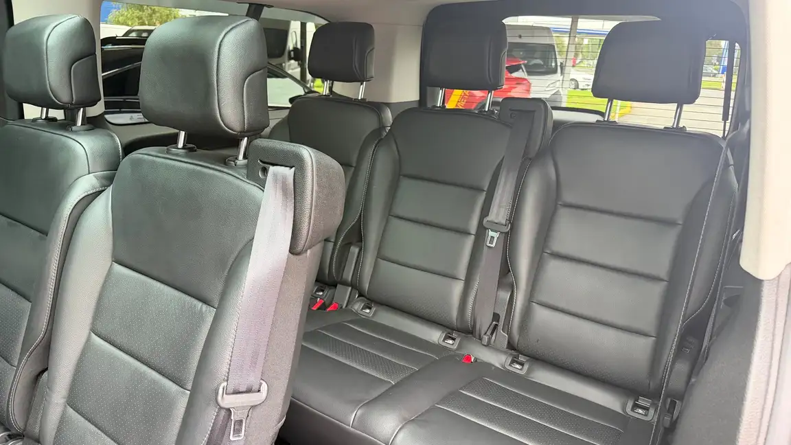 PEUGEOT TRAVELLER