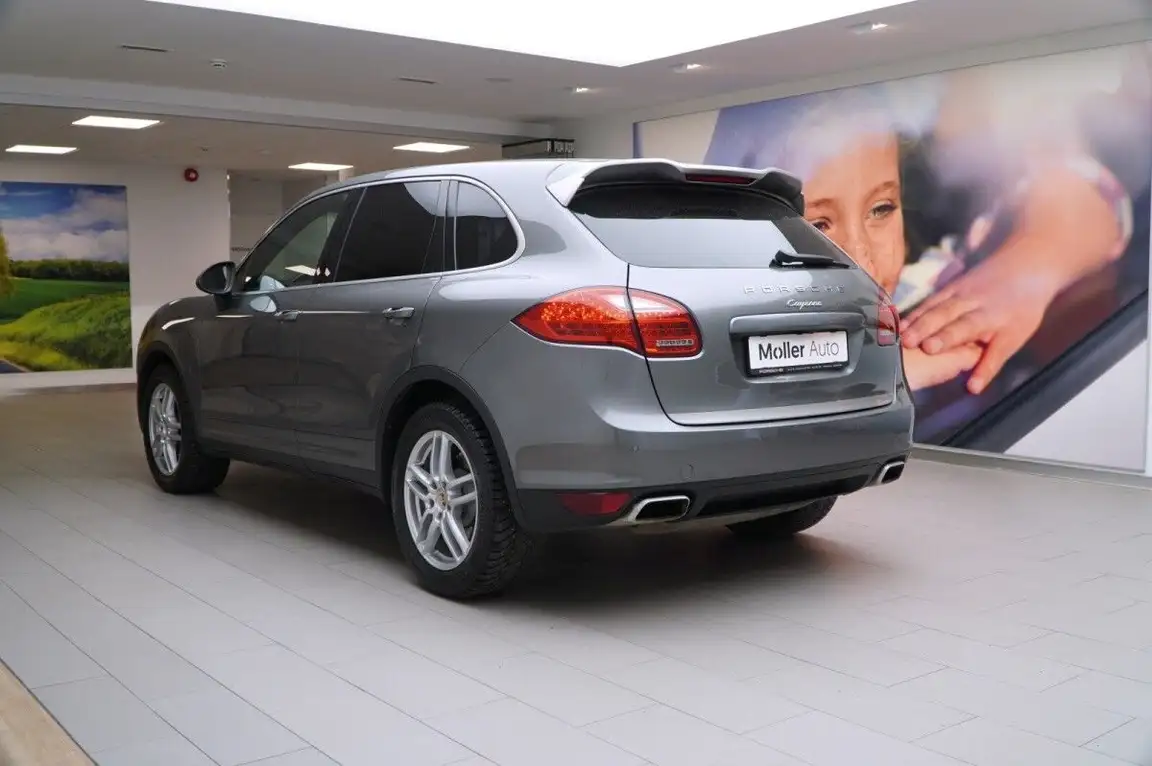 PORSCHE CAYENNE