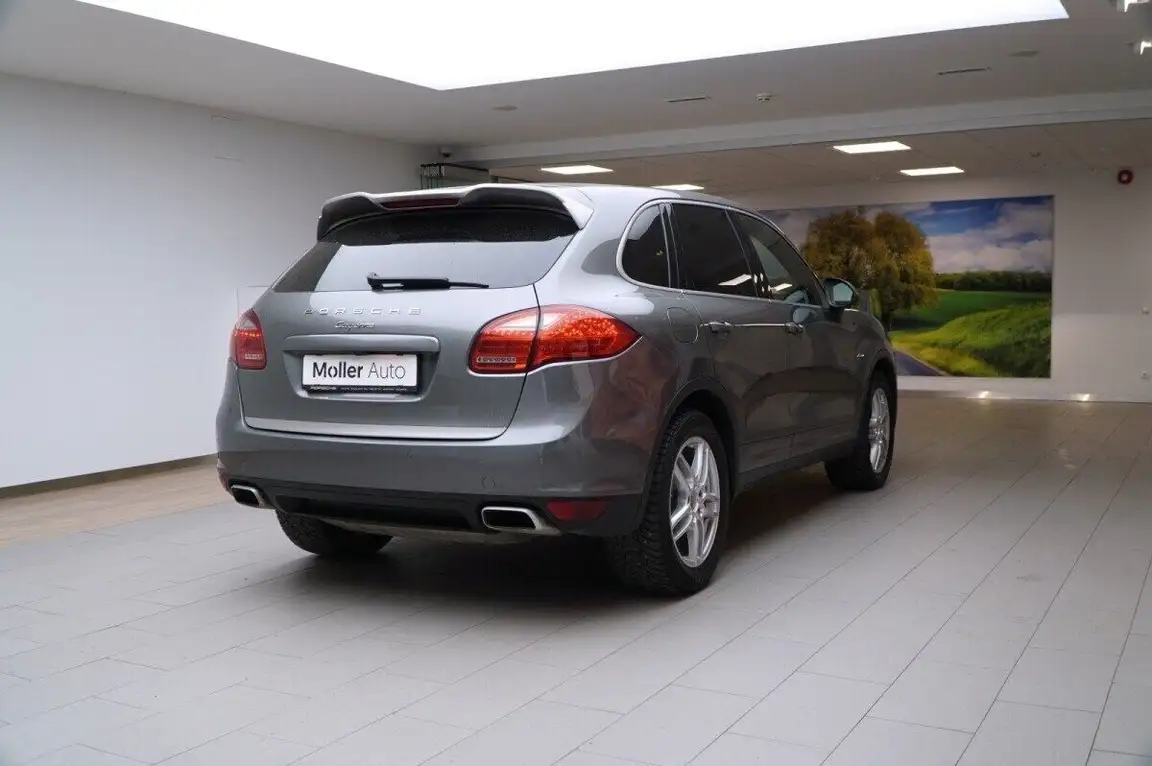 PORSCHE CAYENNE