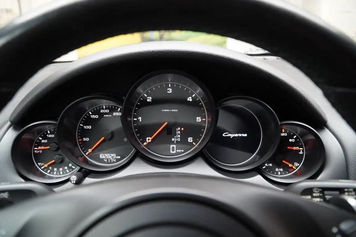 PORSCHE CAYENNE
