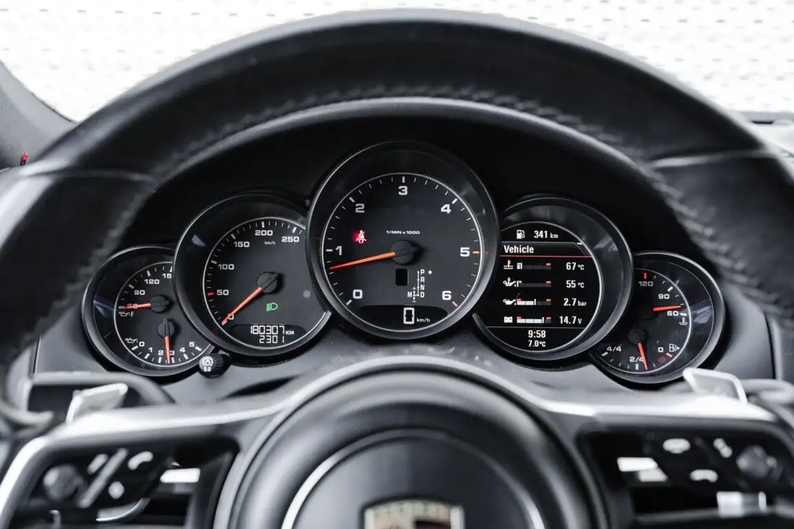 PORSCHE CAYENNE