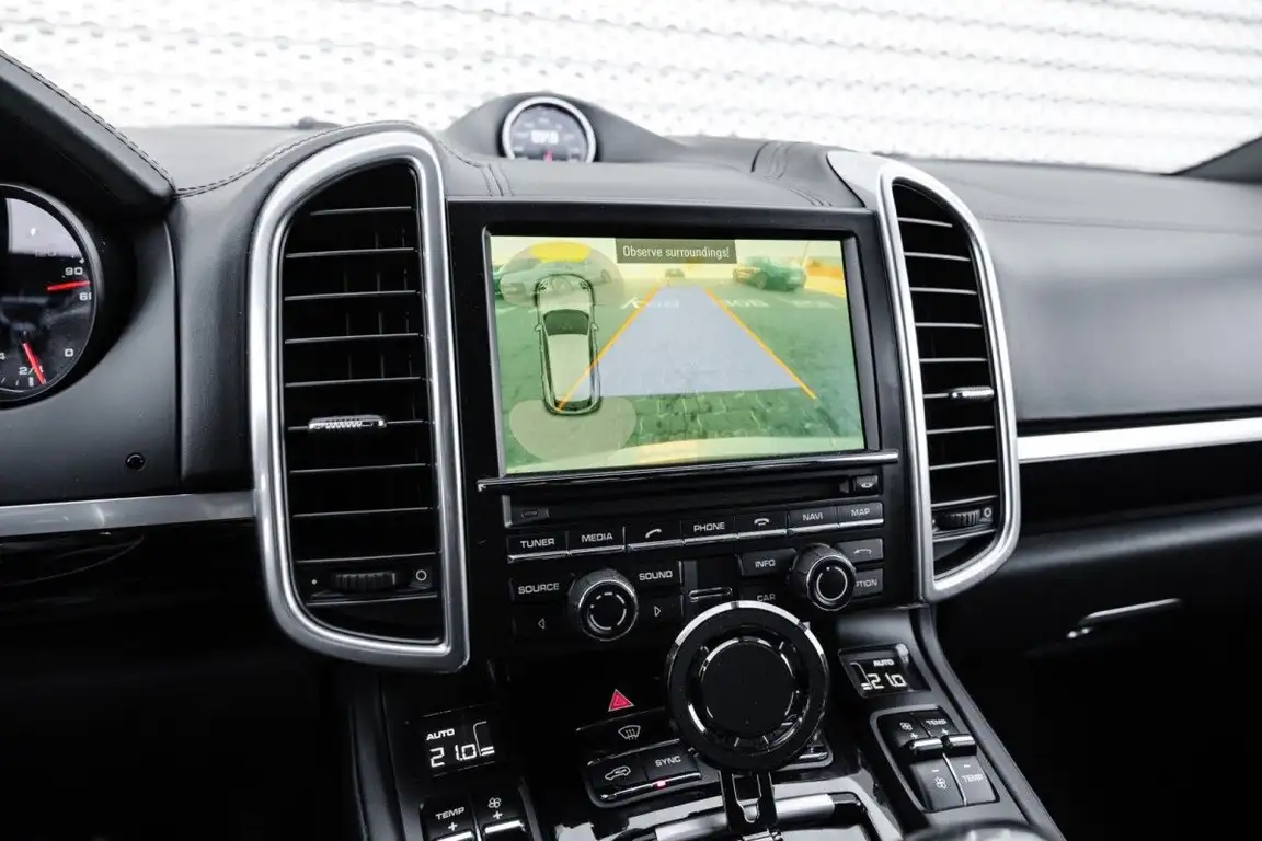 PORSCHE CAYENNE