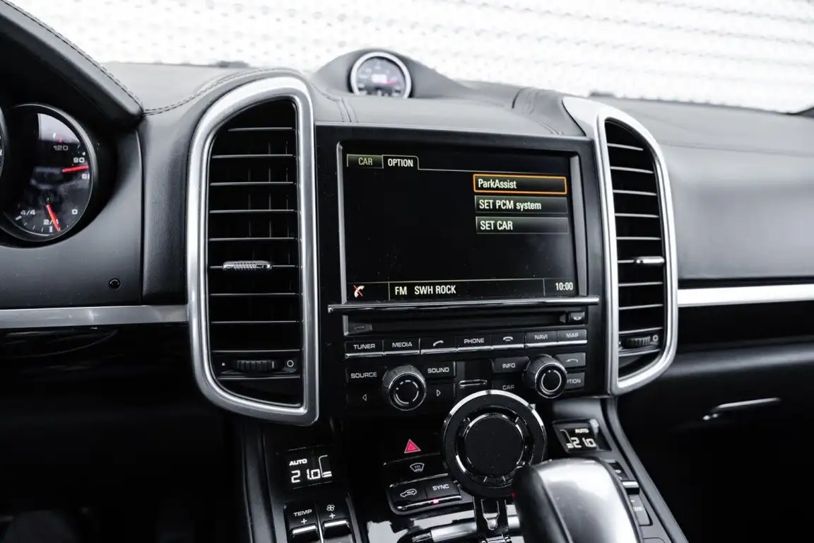 PORSCHE CAYENNE