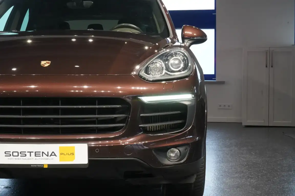 PORSCHE CAYENNE
