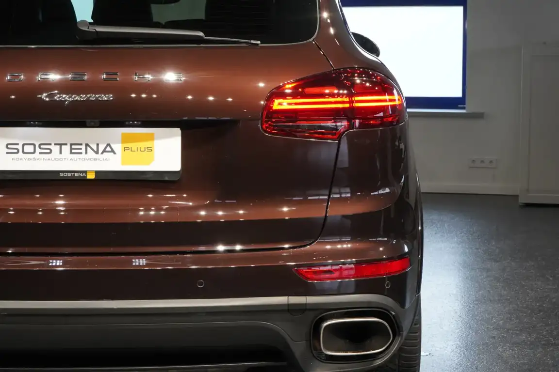 PORSCHE CAYENNE