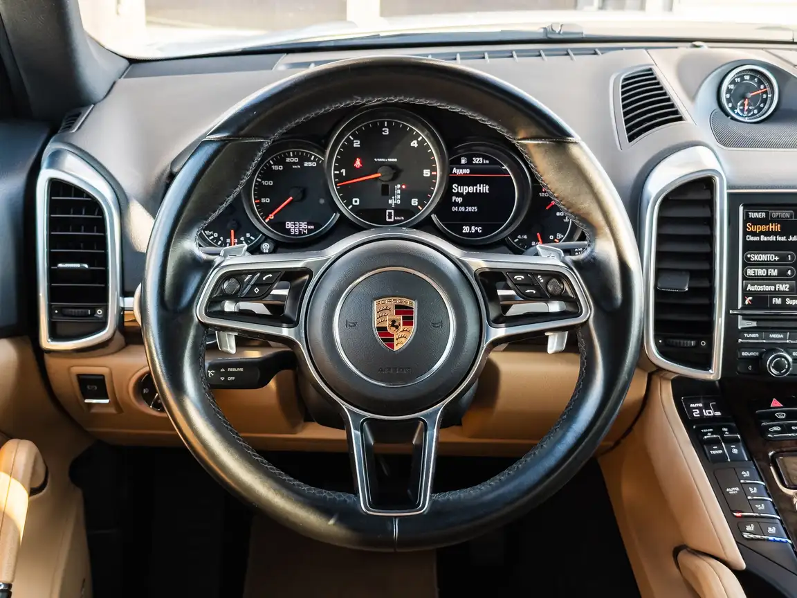 PORSCHE CAYENNE