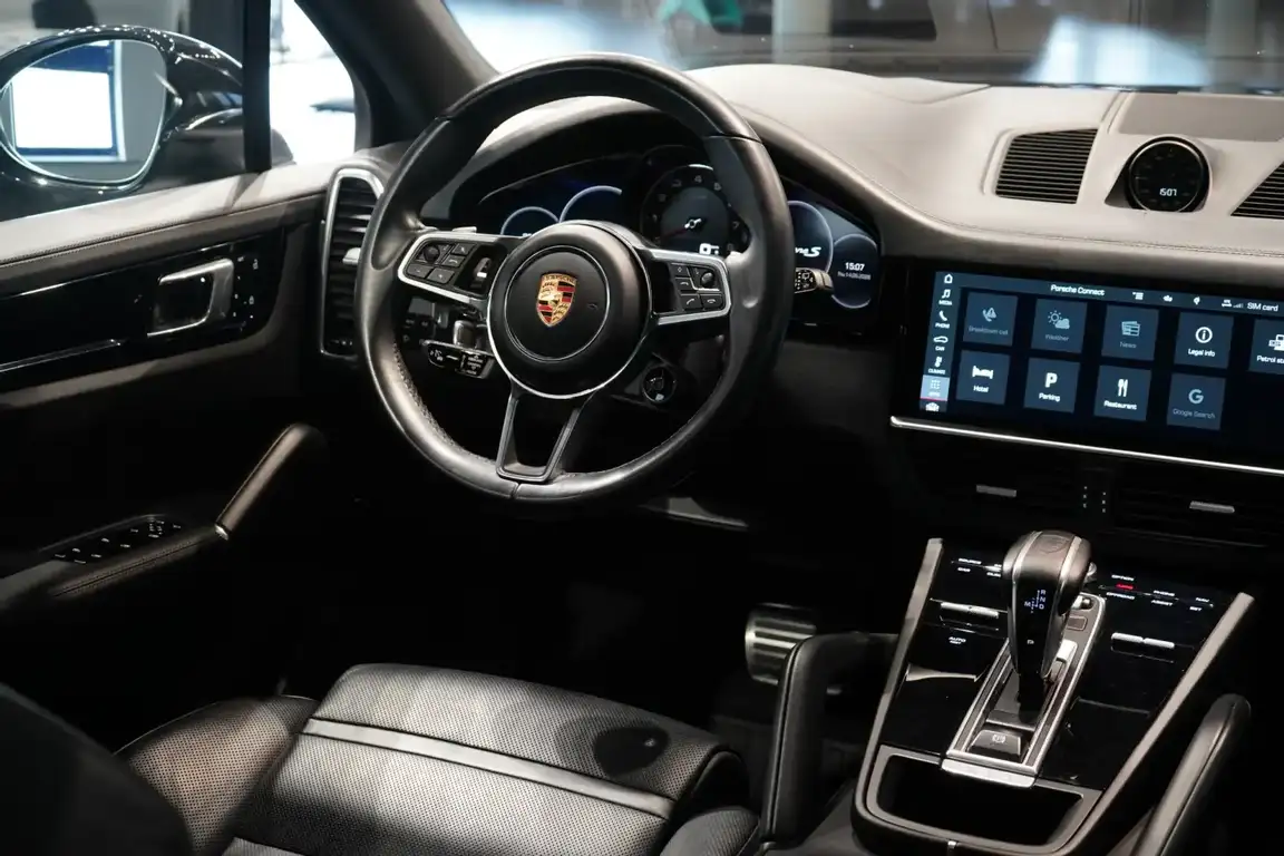 PORSCHE CAYENNE