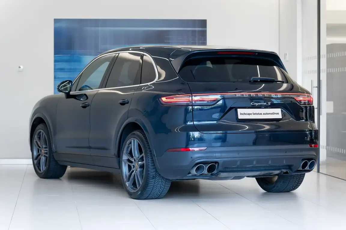 PORSCHE CAYENNE
