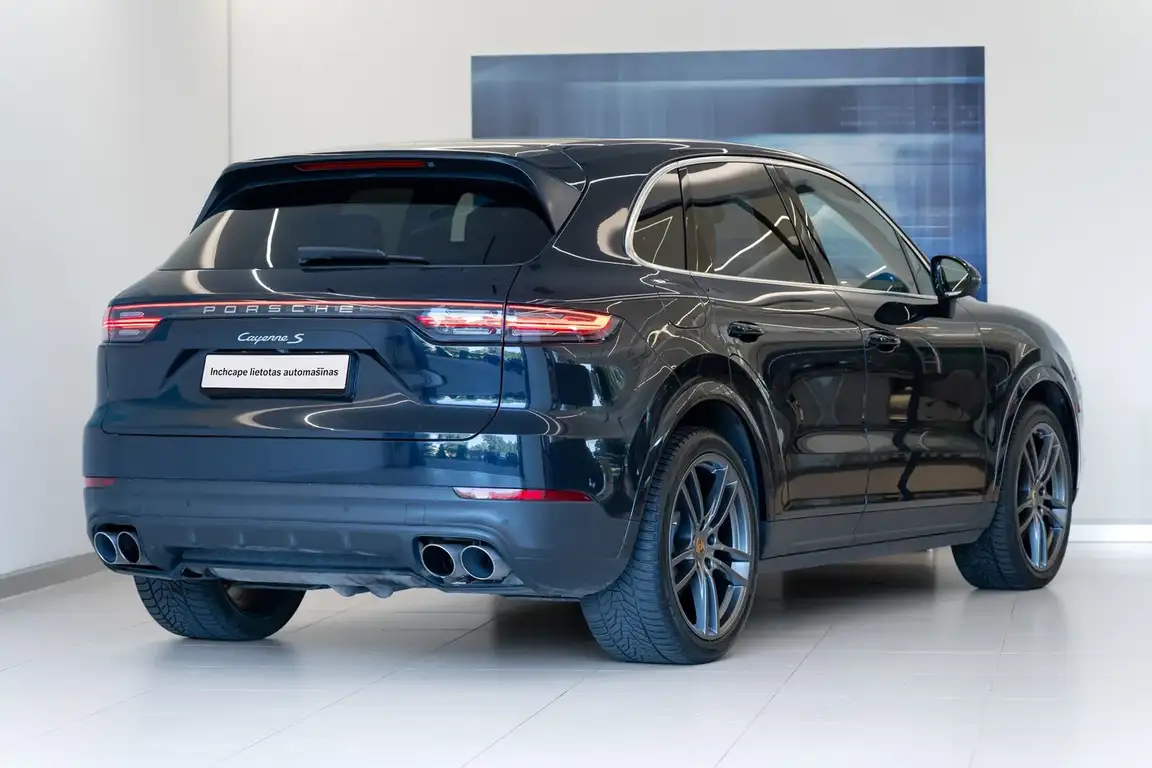 PORSCHE CAYENNE