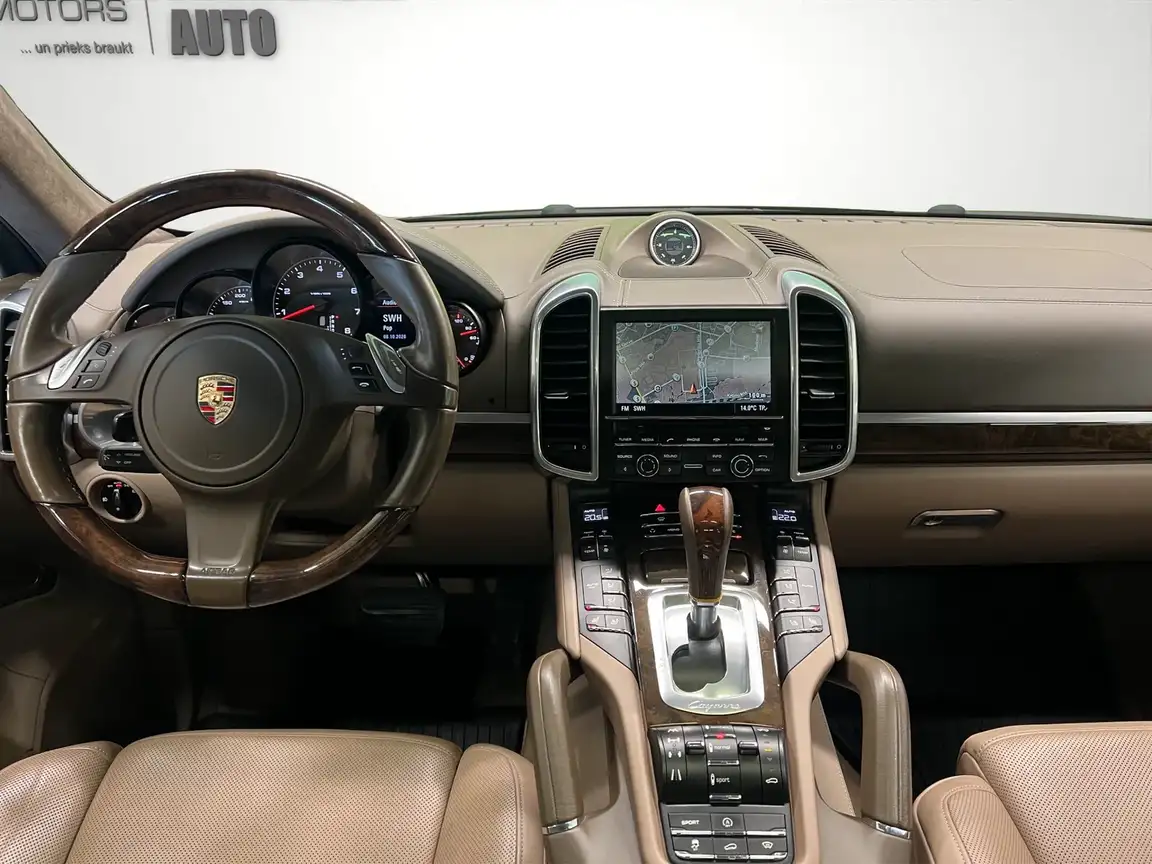 PORSCHE CAYENNE